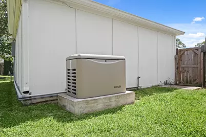 10614 Riverview Drive, Houston, TX 77042 - Photo 44