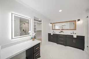 10614 Riverview Dr, Houston, TX 77042 - Photo 26