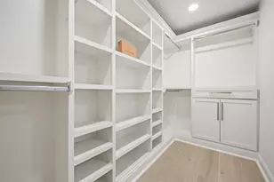 10614 Riverview Dr, Houston, TX 77042 - Photo 28