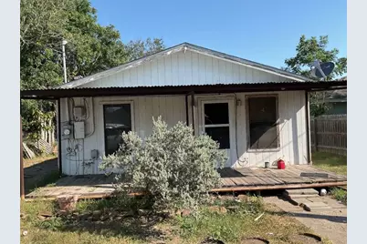 1502 W Crockett Street, Beeville, TX 78102 - Photo 2