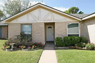 10314 Hollow Canyon Court, Sugar Land, TX 77498 - Photo 2