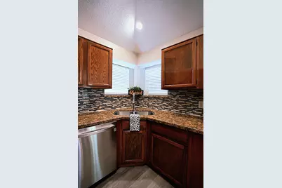 133 Cotton Drive, Lake Jackson, TX 77566 - Photo 14