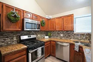 133 Cotton Dr, Lake Jackson, TX 77566 - Photo 12