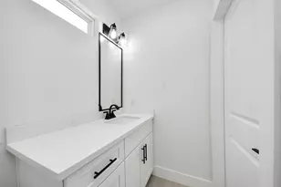 4918 Culmore Ln, Houston, TX 77021 - Photo 10