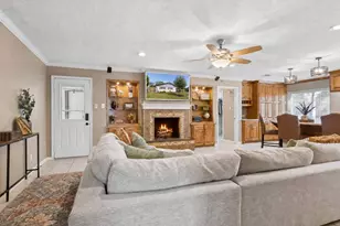 2418 Lufkin Ln, Deer Park, TX 77536 - Photo 4