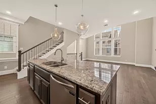 8326 Ginger Oak St, Houston, TX 77055 - Photo 12