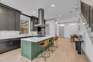 1724 Ridgewood St, Houston, TX 77006 - Photo 2