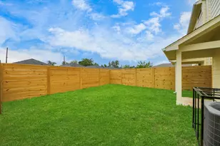 7542 Charlie St, Houston, TX 77088 - Photo 4