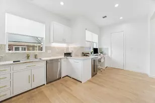 2224 Mid Ln, Houston, TX 77027 - Photo 10