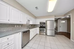 9535 Vogue Ln, Houston, TX 77080 - Photo 8