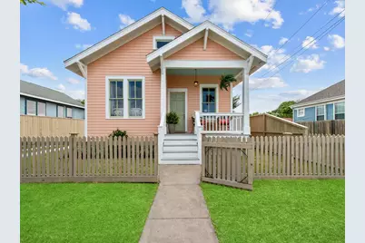 2601 37th Street, Galveston, TX 77550 - Photo 1