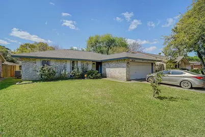 16710 Blackhawk Boulevard, Friendswood, TX 77546 - Photo 2