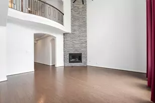 1303 Gardenia Dr, Houston, TX 77018 - Photo 6