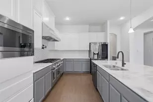 1303 Gardenia Dr, Houston, TX 77018 - Photo 14