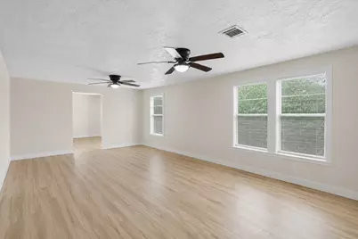 515 Riggs Street, Baytown, TX 77520 - Photo 10