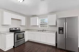 515 Riggs St, Baytown, TX 77520 - Photo 12