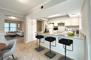 45 Kittiwake Ct, The Woodlands, TX 77380 - Photo 4