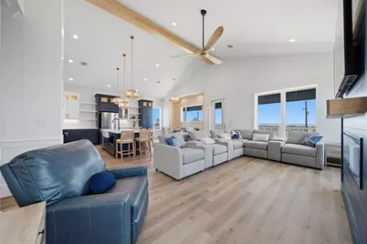 4411 Strand Avenue, Crystal Beach, TX 77650 - Photo 14