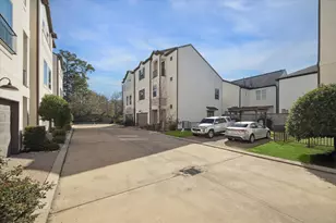 10906 Brookeshire Chase Ln Ln, Houston, TX 77043 - Photo 2