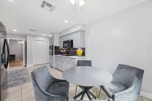 403 Colonial Dr, Friendswood, TX 77546 - Photo 14