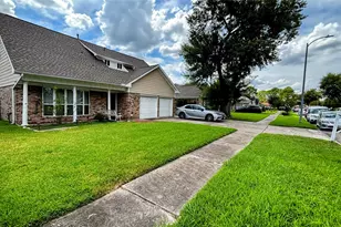 11923 Hendon Ln, Houston, TX 77072 - Photo 2
