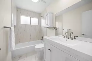 10824 W Mulberry Dr, La Porte, TX 77571 - Photo 12