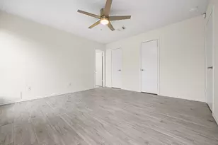 10824 W Mulberry Dr, La Porte, TX 77571 - Photo 16