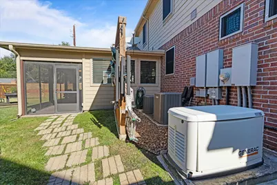 9208 Weinbauer Way, Houston, TX 77080 - Photo 32