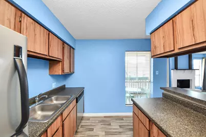 1516 Bay Area Boulevard #F8, Houston, TX 77058 - Photo 12