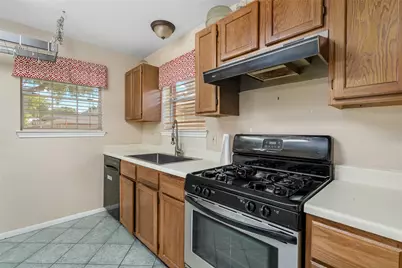 2721 Overland Trail, Dickinson, TX 77539 - Photo 8