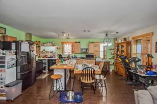 727 18th St, Dickinson, TX 77539 - Photo 10