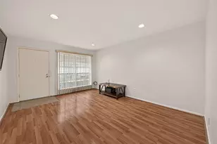 9201 Clarewood Dr, Houston, TX 77036 - Photo 4