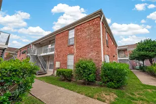 9201 Clarewood Dr, Houston, TX 77036 - Photo 2