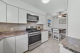 439 Pompano St, Bayou Vista, TX 77563 - Photo 12