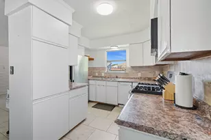 439 Pompano St, Bayou Vista, TX 77563 - Photo 10