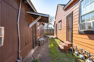 307 York St, Houston, TX 77003 - Photo 6