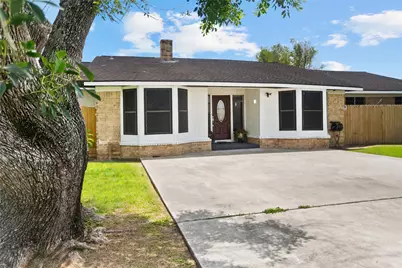 5001 Texas Avenue, La Marque, TX 77568 - Photo 1