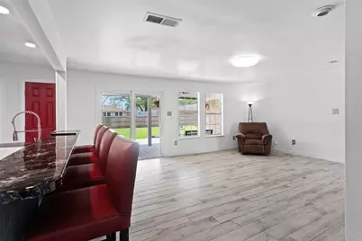 5001 Texas Avenue, La Marque, TX 77568 - Photo 8