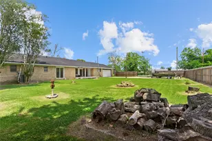 5001 Texas Ave, La Marque, TX 77568 - Photo 28