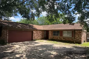 418 Merriweather St, Houston, TX 77598 - Photo 2