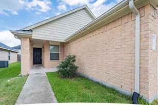 14942 Hidalgo Valley Ln, Houston, TX 77090 - Photo 2