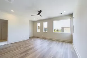 5726 Rucio Ln, Houston, TX 77092 - Photo 18