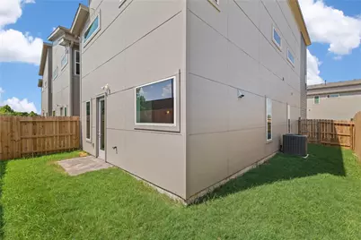 5726 Rucio Lane, Houston, TX 77092 - Photo 32