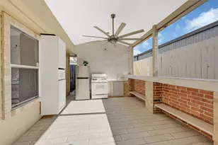 8715 Bauman Rd, Houston, TX 77022 - Photo 26