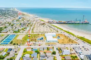 2801 Ave Q 1/2, Galveston, TX 77550 - Photo 2