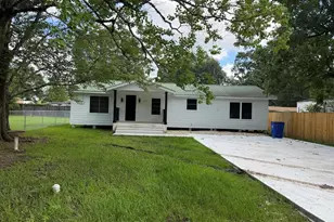 210 E Doel Bean St, Kirbyville, TX 75956 - Photo 1