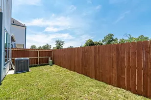 8475 Berry Brush Ln, Houston, TX 77022 - Photo 30