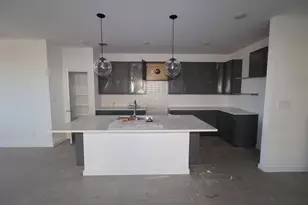 7807 Jade Crst Dr, Angleton, TX 77515 - Photo 4