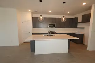 7807 Jade Crst Dr, Angleton, TX 77515 - Photo 4