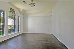 1805 Oak Hollow Dr W, Pearland, TX 77581 - Photo 6